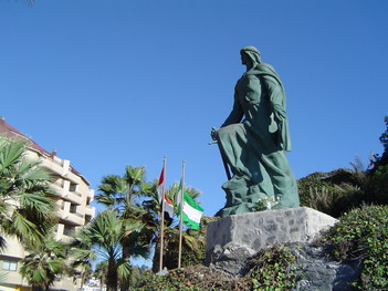 Hoy viernes  habr� visita dinamizada Bajo la Media Luna en Almu��car