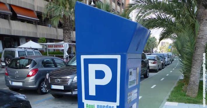 Desde hoy  no est� en vigor la  Zona Azul en los paseos mar�timos de Almu��car y La Herradura.