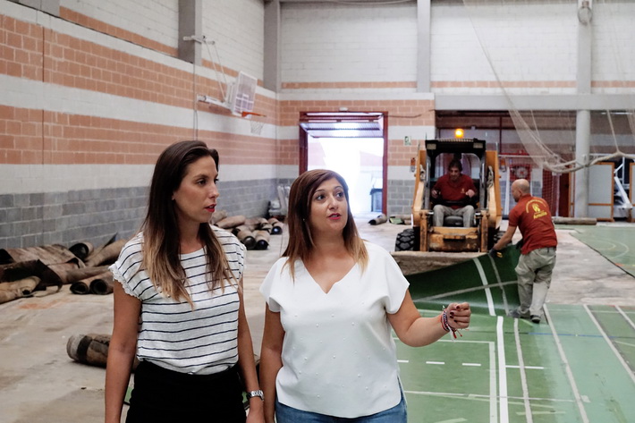 El Ayuntamiento de Armilla renueva el pavimento del Pabellón  Deportivo “Rafael Machado Villar” de cara a la nueva temporada deportiva