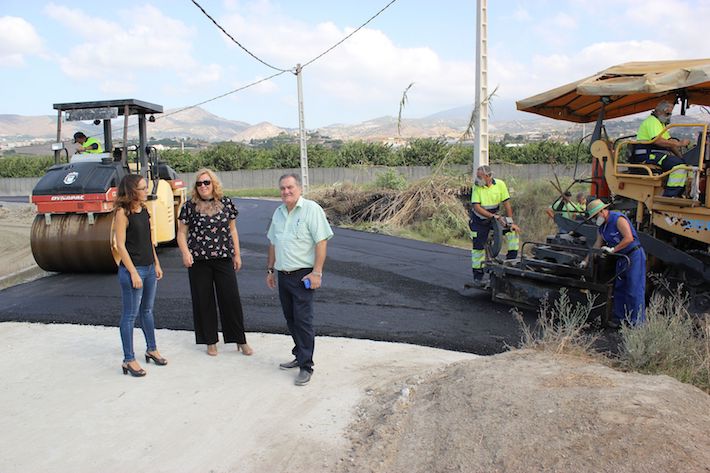 El Ayuntamiento arregla el camino rural Huerta Don Gmez
 