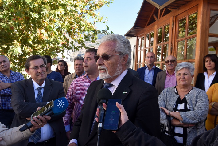 Diputaci�n y Defensor del Pueblo asumen  la reivindicaci�n de los ayuntamientos de la Alpujarra contra la exclusi�n financiera