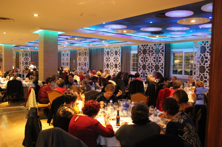Los Talleres de Adultos del área de Servicios Sociales celebran su tradicional cena de Navidad