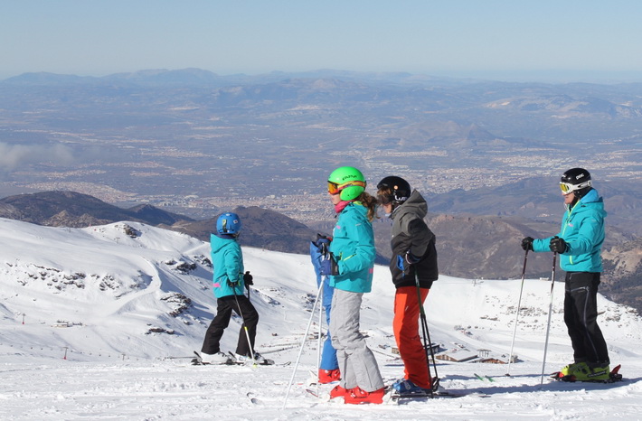 Sierra Nevada abre ms de 50 kilmetros esquiables en el arranque de la Navidad