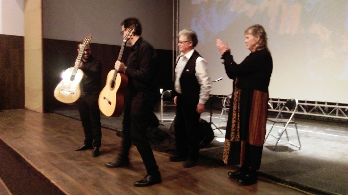 Gran actuaci�n del cantaor, compositor y escritor flamenco Fernando Barros para cerrar el a�o en Motril