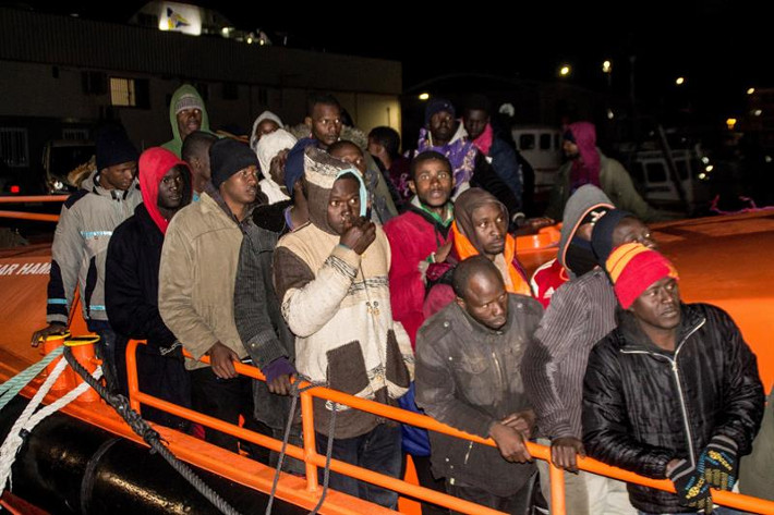 Traslada al hospital de Motril a dos inmigrantes embarazadas