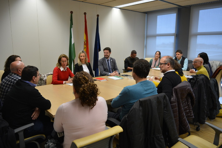 La Junta apoya con 92.000 euros el trabajo de los artesanos de la provincia de Granada para mantener la calidad y competitividad