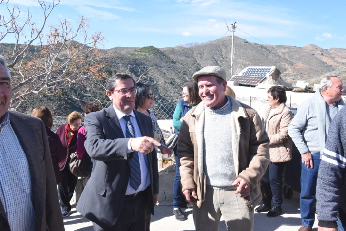 El Cortijo de Los Díaz de Rubite estrena suministro eléctrico