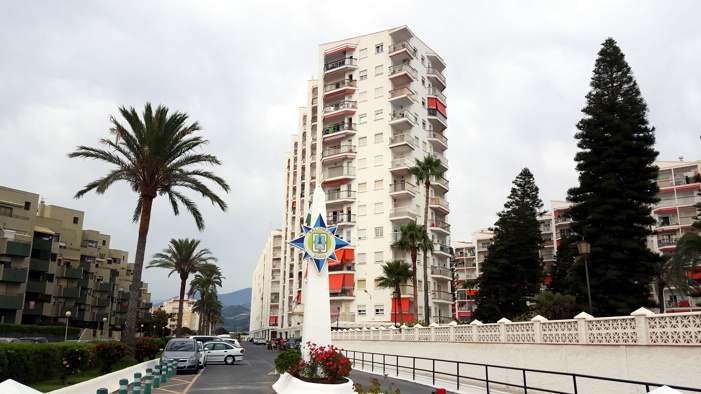 Las urbanizaciones de la Playa de Salobreña ponen en marcha una campaña de concienciación 