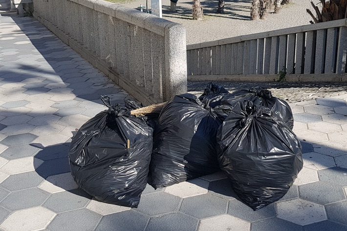 El Ayuntamiento de Almuñécar informa  que el día 24 y 31 de diciembre la recogida de basura se realizará a partir de 15 a 18 horas. 