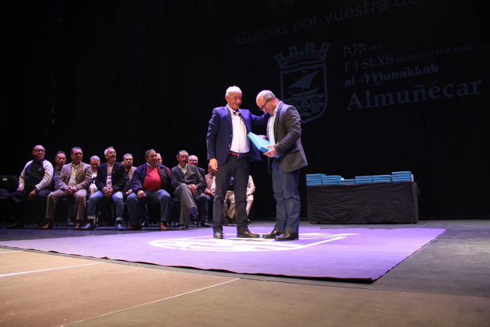 El Ayuntamiento de Almu��car rinde homenaje a los trabajadores que se han jubilado en este mandato