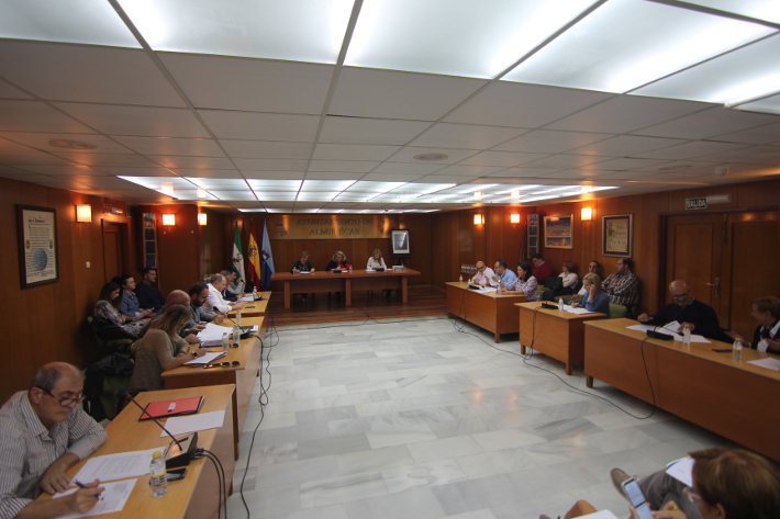 Almu��car lleva este martes a pleno la adjudicaci�n a FCC del servicio de limpieza y recogida de residuos