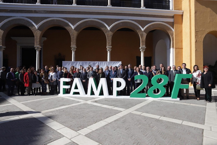G�mez de Celis interviene en la inauguraci�n del D�a de Andaluc�a y la conmemoraci�n del 40 aniversario de los ayuntamientos democr�ticos que organiza la FAMP