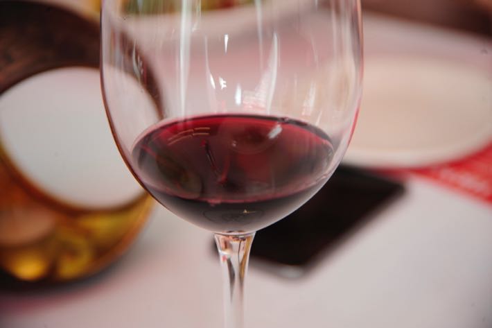 Esta noche, los mejores Rivera del Duero de la bodega Carmelo Rodero formarán parte de una original cata ‘degustación - maridaje’ organizada por Restaurante FIRMVM