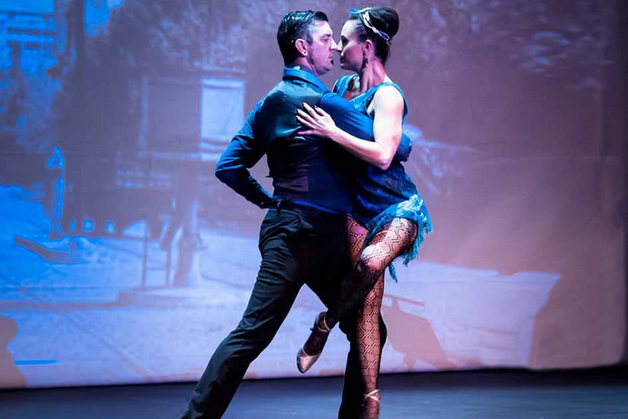 La compañía Arcos de Buenos Aires Tango Show trae este sábado a La Herradura el sonido y el baile porteño.