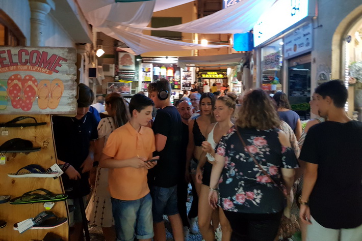 Almuñécar abre el comercio este sábado hasta la madrugada en una nueva edición del ‘Shopping Night’