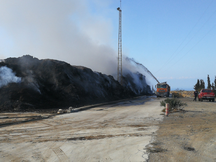 Controlado un incendio en la planta de residuos vegetales de Motril