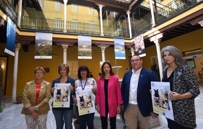 La Ciudad Deportiva de Diputación acoge este domingo la II Feria de Adopción de Mascotas