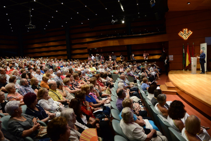 La Junta reúne a más de 400 personas para conmemorar en la provincia el Día Internacional de los Mayores
