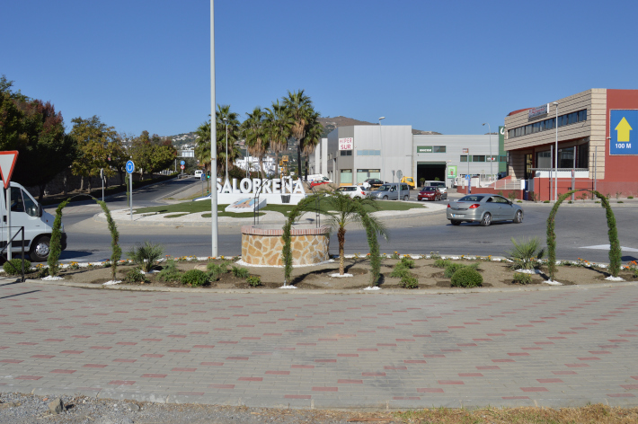 Salobrea renueva la imagen de entrada al municipio por completo con una actuacin integral en toda la zona