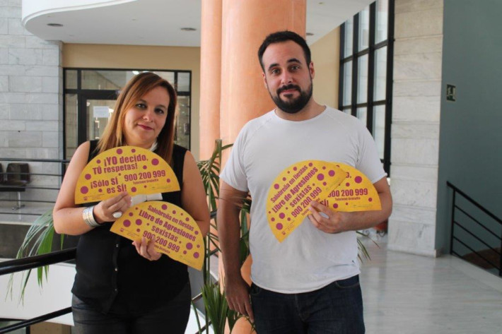 El Ayuntamiento de Salobrea repartir 2.000 abanicos para concienciar contra los abusos a mujeres durante las fiestas