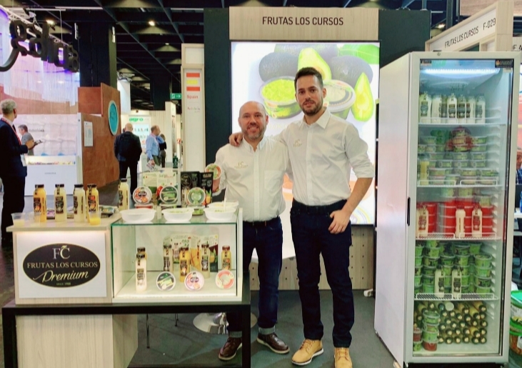 Frutas Los Cursos presenta en la feria agroalimentaria ANUGA, su Guacamoles y los zumos naturales de Chirimoya y Mango. 