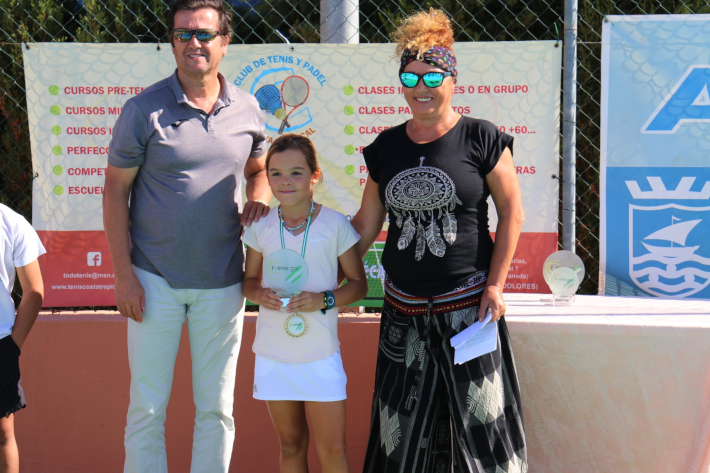 Adrin Molino y Carmen Unzurrungaza,  se proclaman en Almucar campeones provinciales 2019 de tenis en benjamn