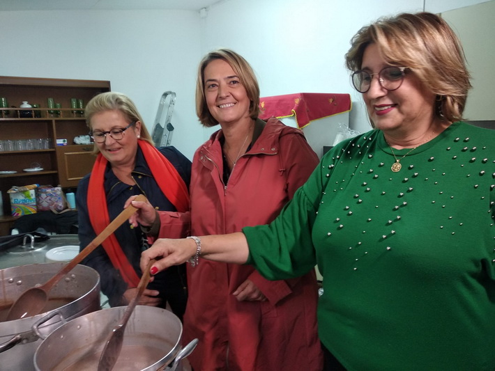 La alcaldesa participa en los actos organizados en Carchuna-Calahonda con motivo de la Fiesta de Otoño