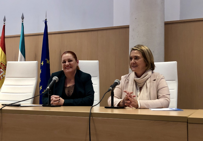La alcaldesa participa en un encuentro para analizar la situación del Delta del Guadalfeo y su recuperación