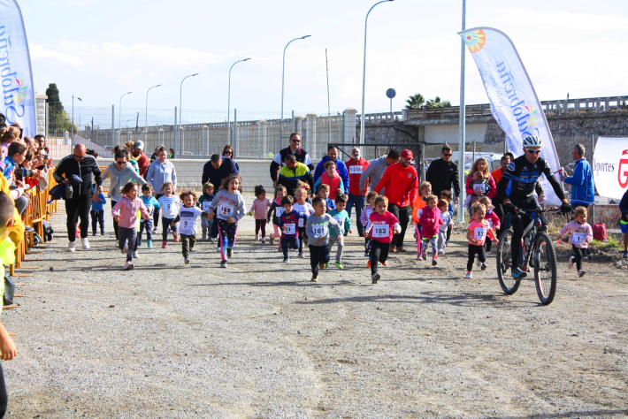 El Cross Escolar Villa de Salobrea rompe su rcord de participacin y alcanza los 600 participantes