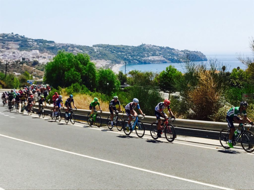 La Vuelta Ciclista a España provocará el corte de los accesos a la N-340 en Almuñécar desde las 13,15 horas