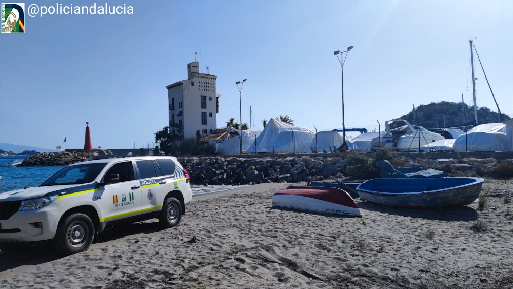 Decomisadas en La Herradura cuatro embarcaciones y 1.700 kilos de redes destinadas a la pesca ilegal