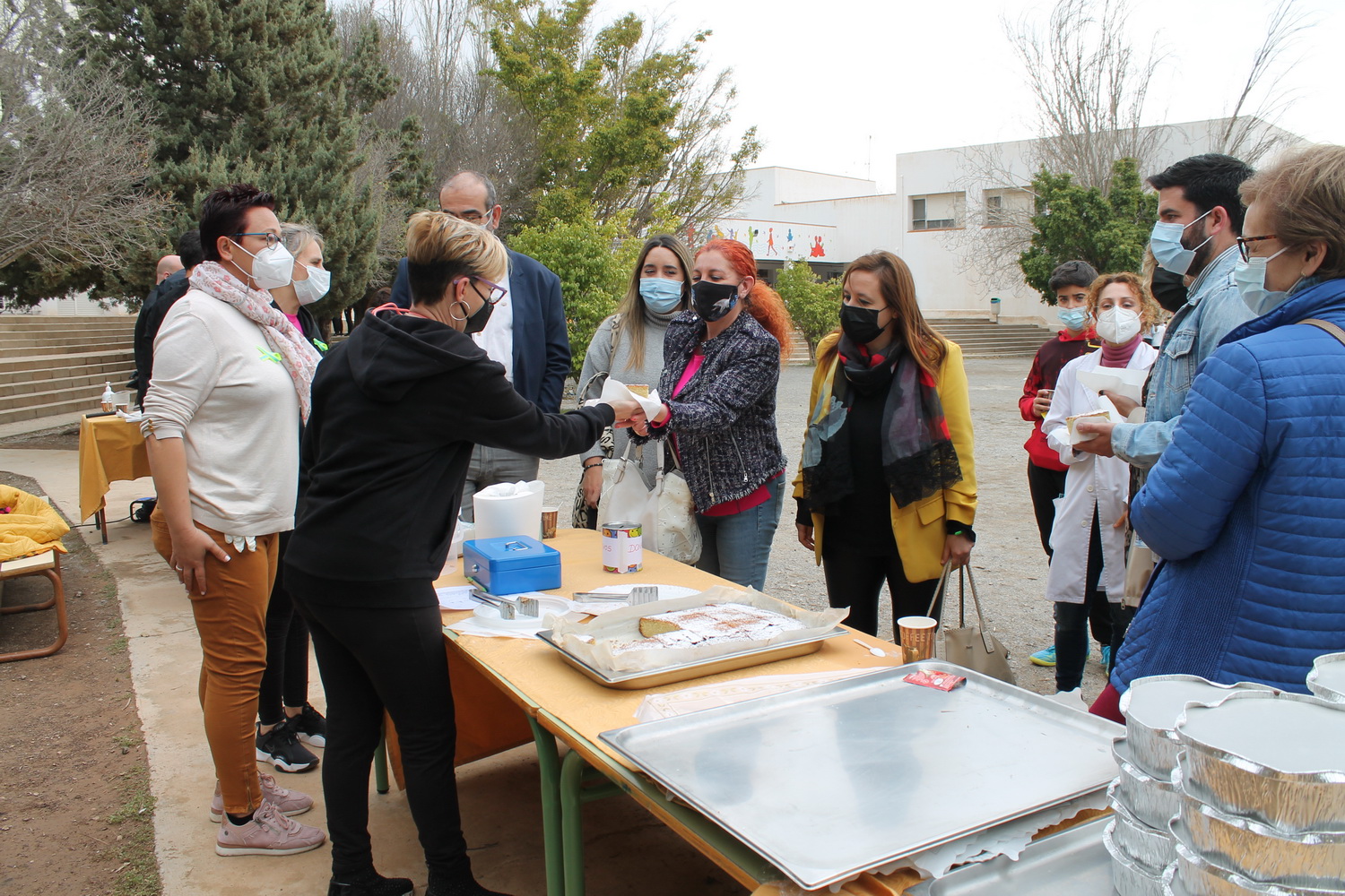 El Instituto Mediterrneo de Salobrea celebra una jornada solidaria con Ucrania.