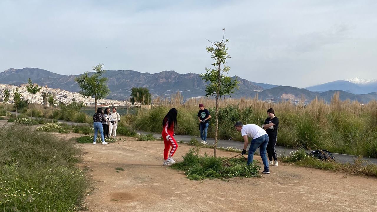 Unas jornadas ambientales han permitido a casi 200 estudiantes de Granada conocer los ecosistemas de Salobrea
