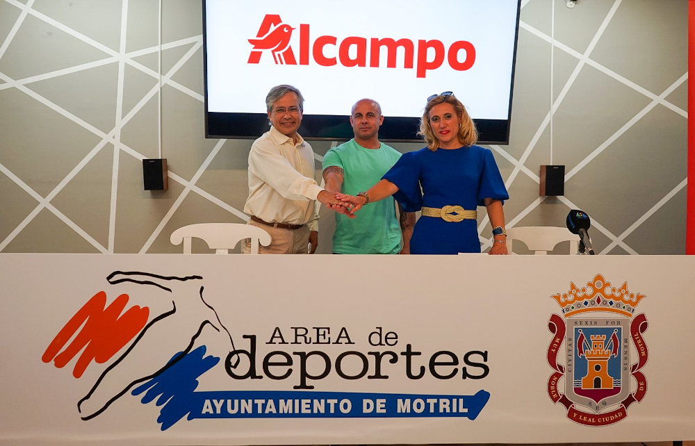Ayuntamiento de Motril y centro comercial Alcampo firman un acuerdo de apoyo al deporte local