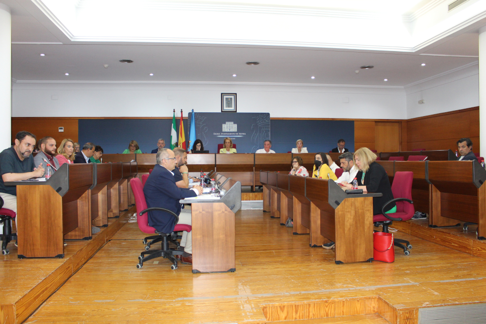 El pleno de Motril centra su debate en el desarrollo y crecimiento de Playa Granada