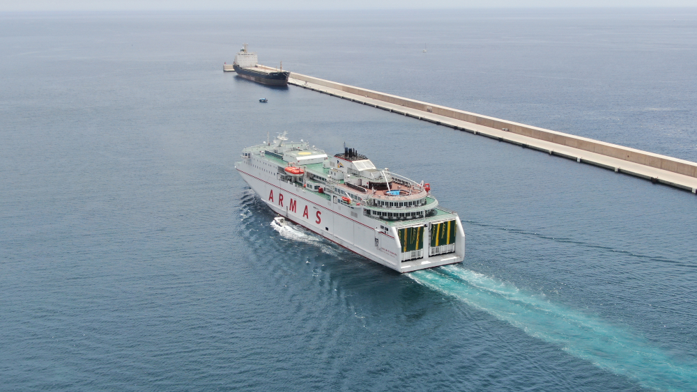 El ferry ‘Volcán de Timanfaya’, que opera entre Motril y Nador, tiene capacidad para 1.000 pasajeros y 300 vehículos