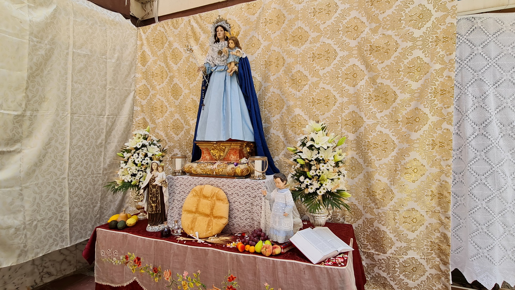Almuñécar recupera la celebración del Corpus en la calle con media docena de altares