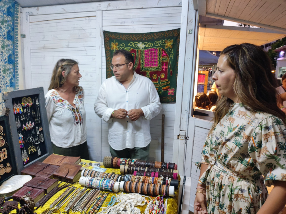 Abre el Mercadillo Artesanal en el paseo de San Cristóbal Almuñécar