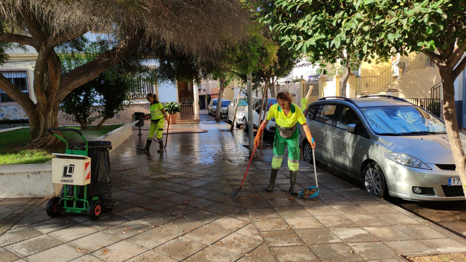 El Ayuntamiento de Motril refuerza su operativo de limpieza y baldeo de cara a la temporada estival