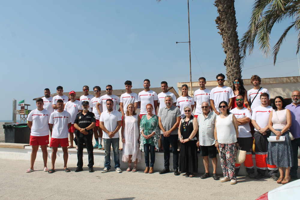 Cruz Roja se har cargo del servicio de socorrismo de las playas de Salobrea este verano