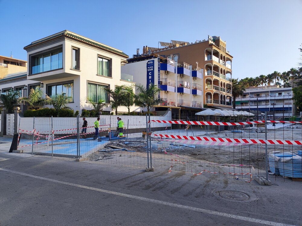 El Ayuntamiento de Almuñécar rescinde por incumplimiento de contrato a la empresa adjudicataria de las obras de la plaza de Abderramán