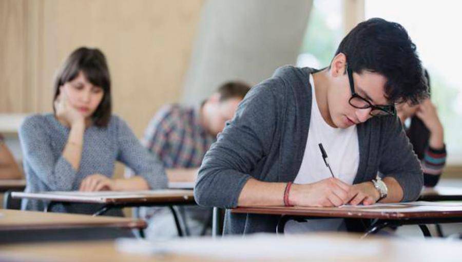 Más de 100.000 estudiantes de Secundaria, Bachillerato, FP y Educación de Adultos inician mañana las clases en Granada